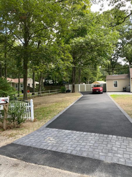 Asphalt driveway and new apron in Riverhead, 11901
